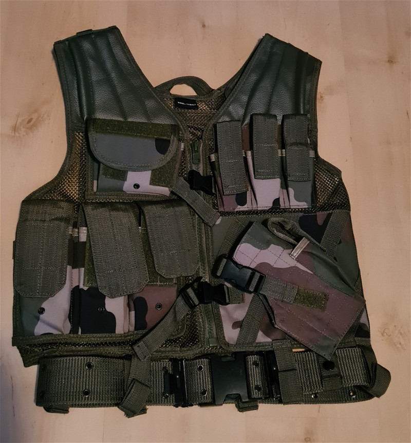 Afbeelding 1 van Mil-Tec - USMC tactical vest CCE met koppelriem