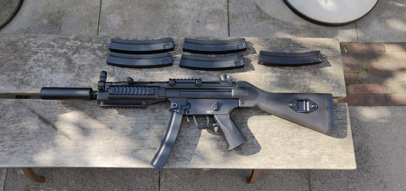 Image 1 for Cyma MP5 met upgrades