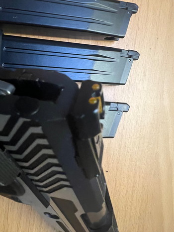 Image 2 for Armor works hx1101 hi capa met 3 mags
