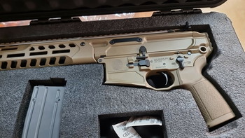 Afbeelding 3 van PRE ORDER - Salvo Precision MCX Hunter UKSF Style 13.1 MWS GBBR w/ Suppressor & Tracer - MARKINGS POSSIBLE