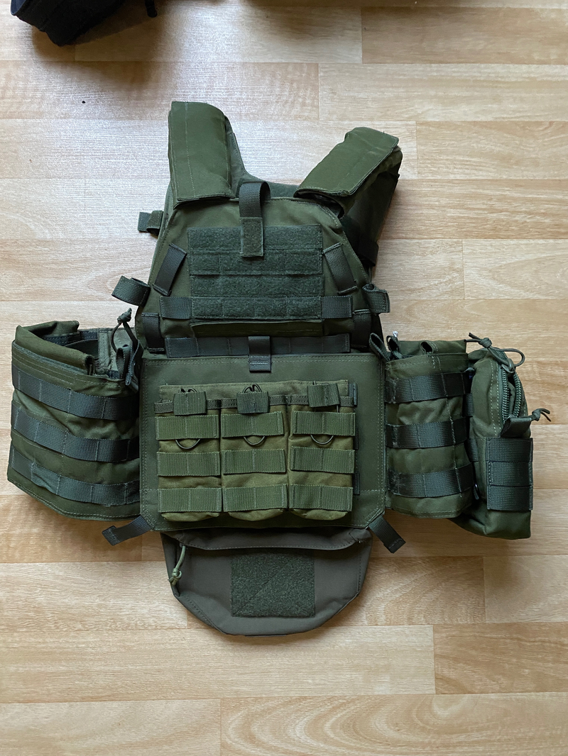 Bild 1 für Plate carrier met wat pouches voor bv m4 mags