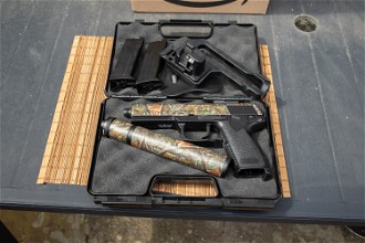 Afbeelding van SSX-23 Novritsch met 2 mags, suppressor en quick release holster