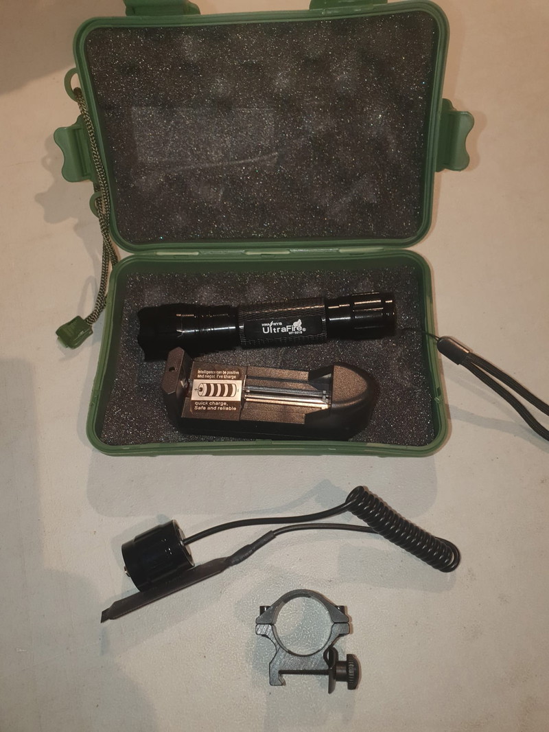 Afbeelding 1 van Tactical Flashlight | Complete set | 3 standen