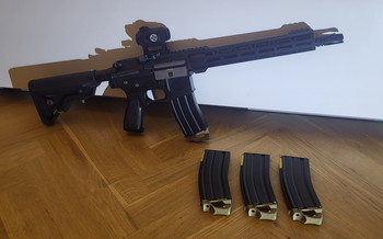 Bild 3 für Full metal Novritsch M4 / SSR4 with mags and red dot