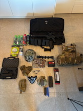 Afbeelding van Volledig airsoft set.