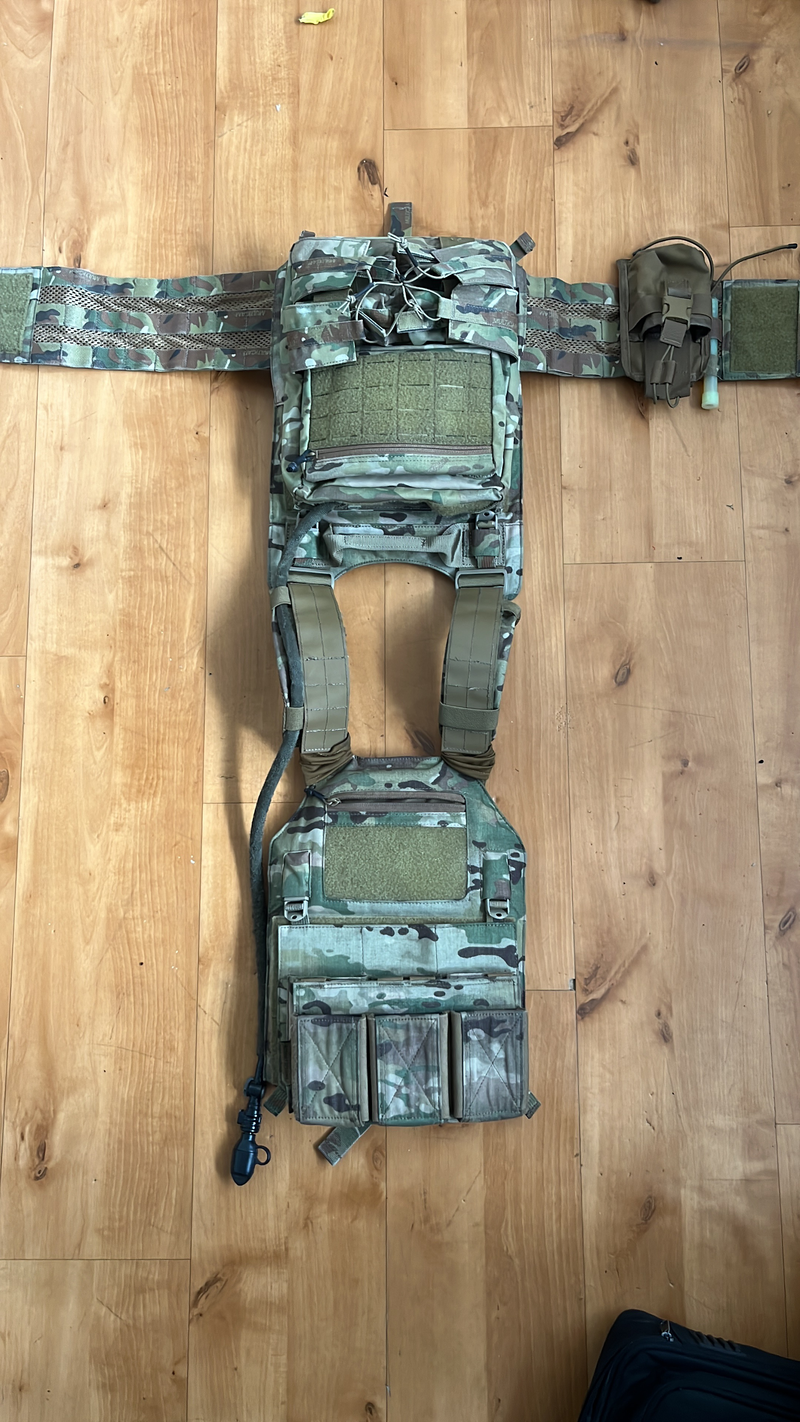 Bild 1 für Emerson plate carrier met banger backpannel