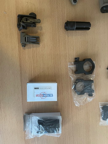 Imagen 2 de Rail, stock, switch, sights, mounts, flash hider, scope rings