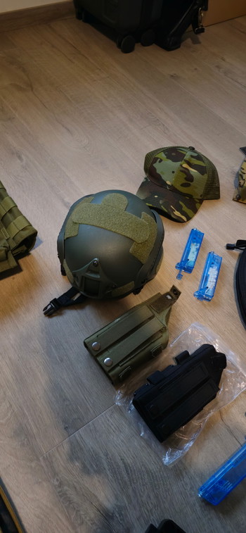 Bild 5 für 3 replica's + accessories + gear