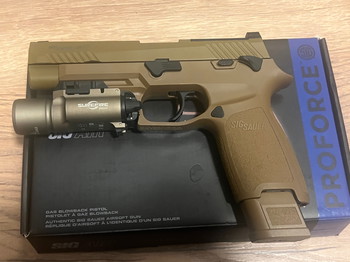 Afbeelding 2 van Sig Air Proforce Sig Sauer P320 M17 tan GBB/CO2