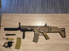 Afbeelding van Te koop: Dboys Scar-L AEG tan met silencer