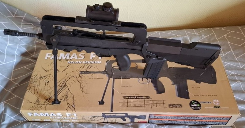 Image 1 for AEG FAMAS