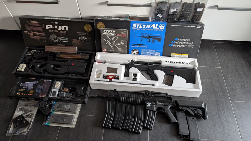 Bild 1 für Opruimingsuitverkoop, bij voorkeur in één koop