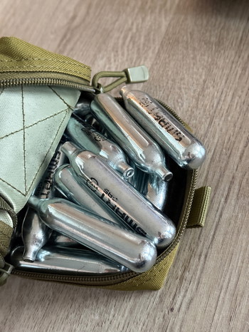 Imagen 5 de KWC M92 Beretta Blow-Back Co2 Pistool + Holster, X300 Ultra Flashlight en veel Co2 Patronen!