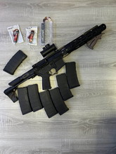 Afbeelding van M4 Modée AEG + 6 chargeurs mid + 1 high + 3 batteries + poignée et lunette