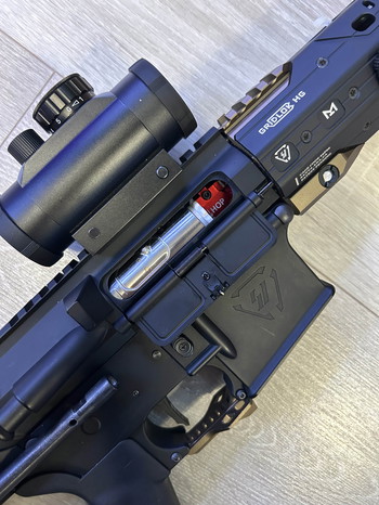 Afbeelding 2 van M4 Modée AEG + 6 chargeurs mid + 1 high + 3 batteries + poignée et lunette