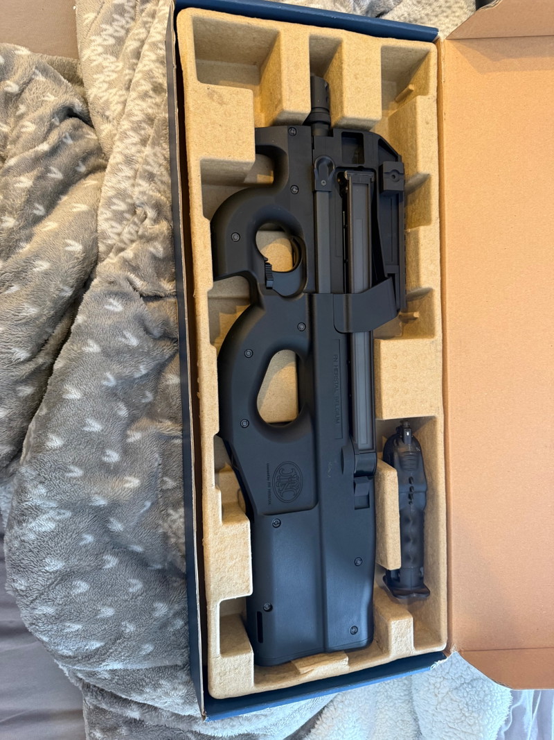 Zdjęcie 1 – Wei-ETech FN Herstal P90 Polymer Gas-Blow-Back 6mm BB schwarz