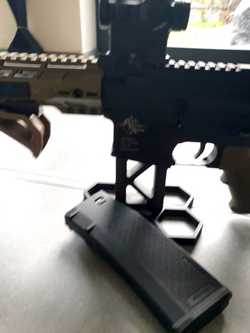 Afbeelding 4 van RRA LAR 15 met red dot en silencer