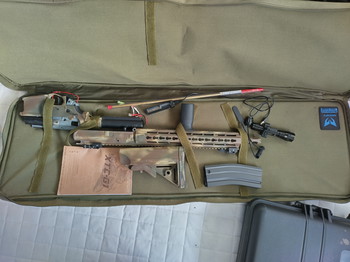 Image 2 for Einde hobby: 2 aanvalsgeweren, sidearm en granaten
