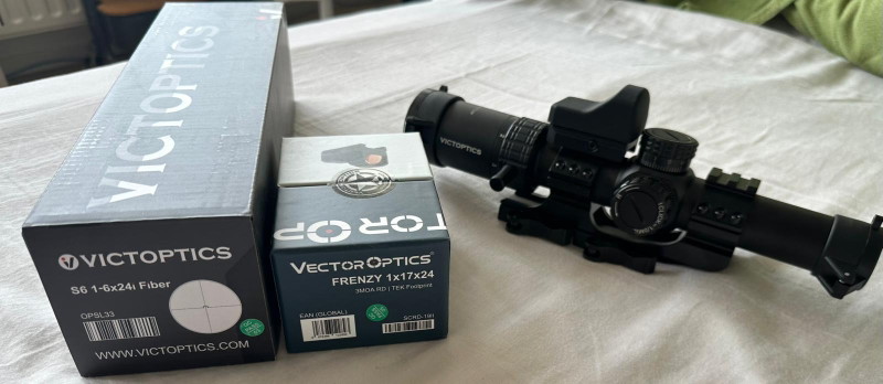 Imagen 1 de S6 1-6x24i Fiber LPVO + Frenzy 1x17x24 Red Dot + Ring Mount - MOET ER VANAF