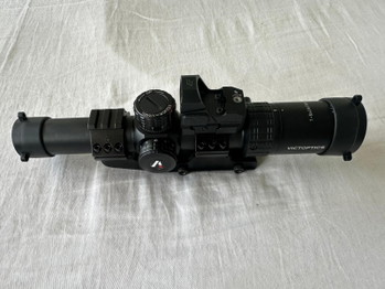 Imagen 2 de S6 1-6x24i Fiber LPVO + Frenzy 1x17x24 Red Dot + Ring Mount - MOET ER VANAF