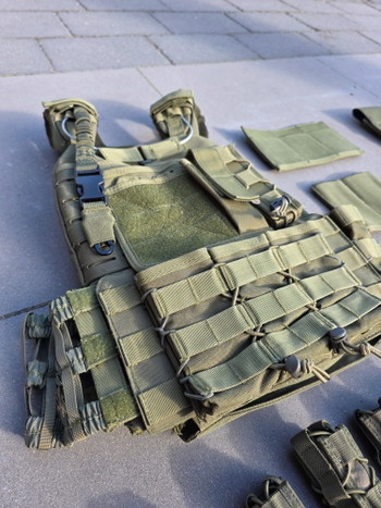 Image 2 for Platecarrier, Lightweight Chestrig en verschillende pouches OD Green