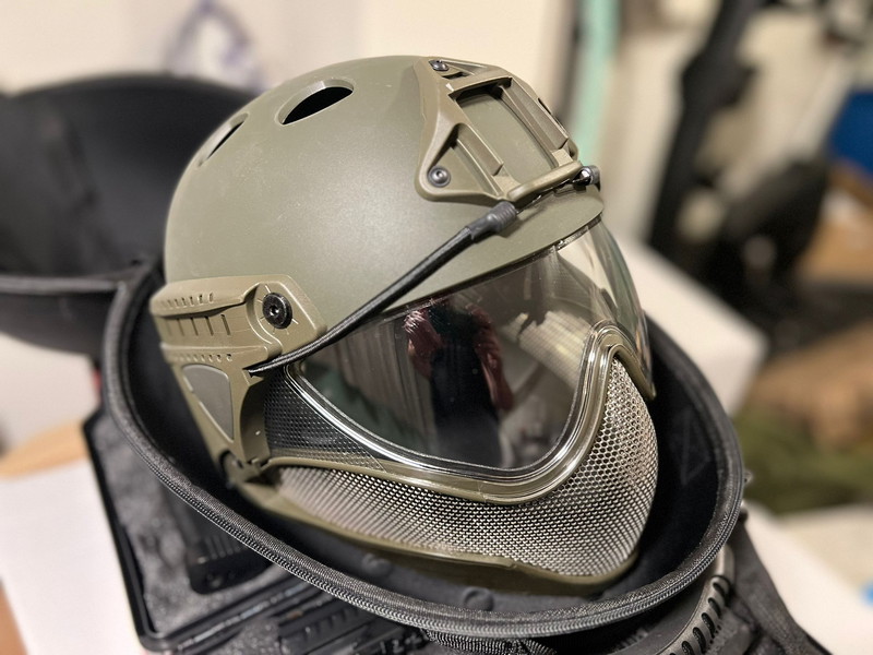 Image 1 for WarQ helm met travelcase ideaal voor brildragers of CQB!!!