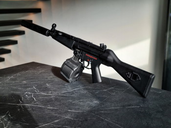 Bild 3 für MP5A4 met elektrische drummag | AEG