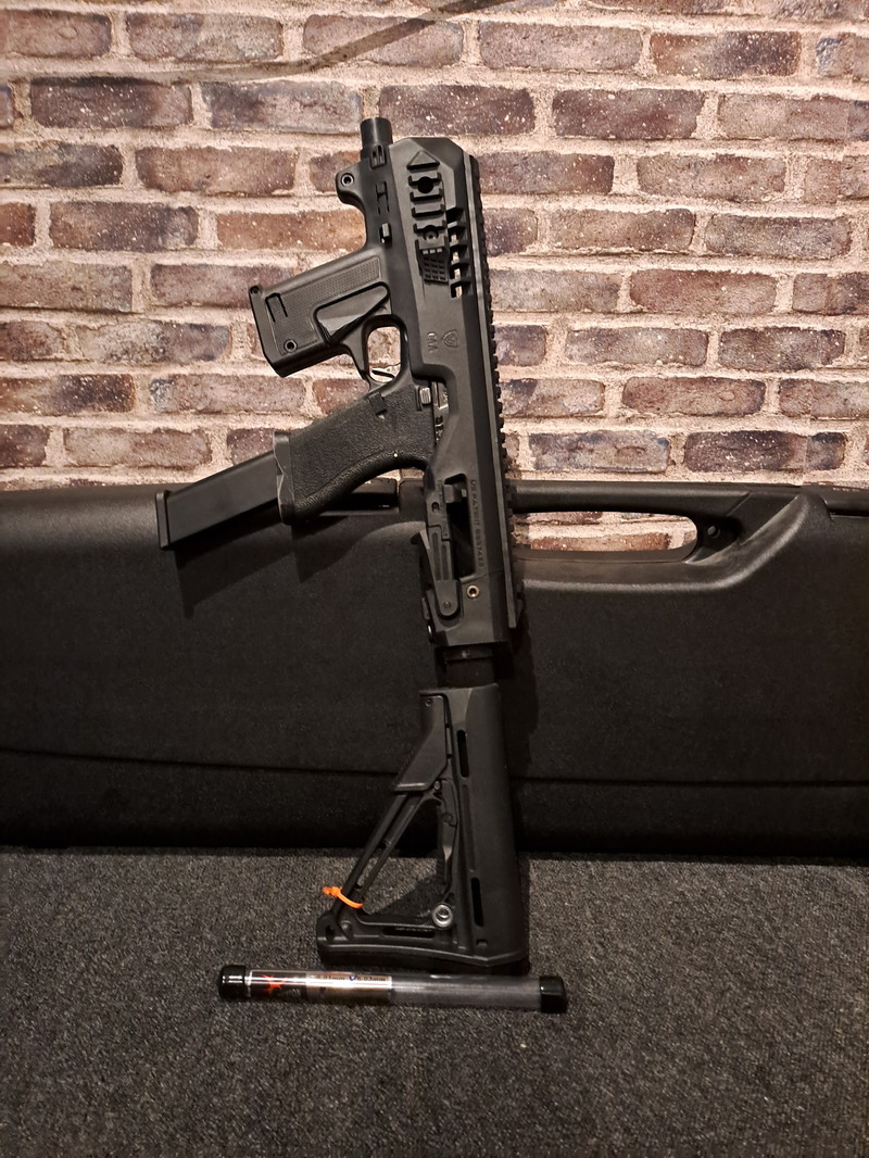 Image 1 for Lot / lotje revolvers en glock 18C met kit