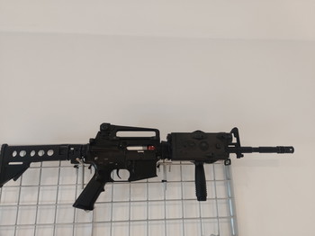 Afbeelding 5 van A&K NS15 Full Metal M4 RIS Airsoft AEG Rifle