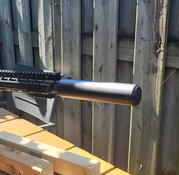 Afbeelding 6 van CARBON SILENCER model Bushmaster GEN 2, met foam rings, baffles en fartflap