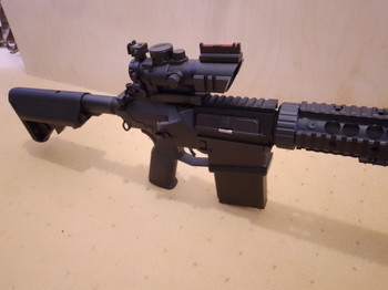 Afbeelding 4 van TE KOOP: SR 25 DMR volledig geupgrade met bipod , scope en 6 midcap magazijnen