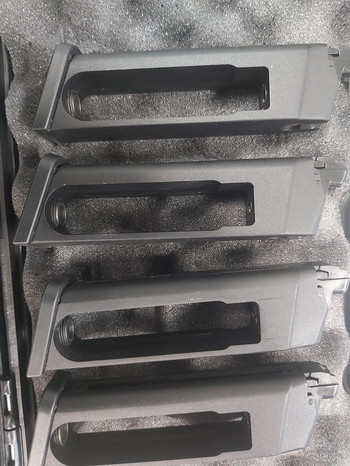 Image 4 for Ssp18 met 4 co2 mag en holster