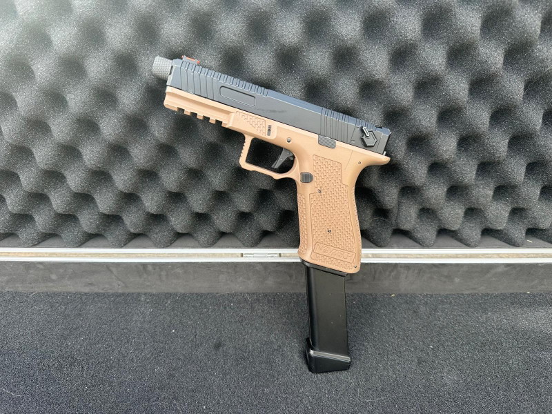 Imagen 1 de Novritsch SSE18 Full Auto Airsoft Pistole