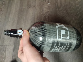 Afbeelding van M4 op gas gebuild met carbonnen gas fles en adapter