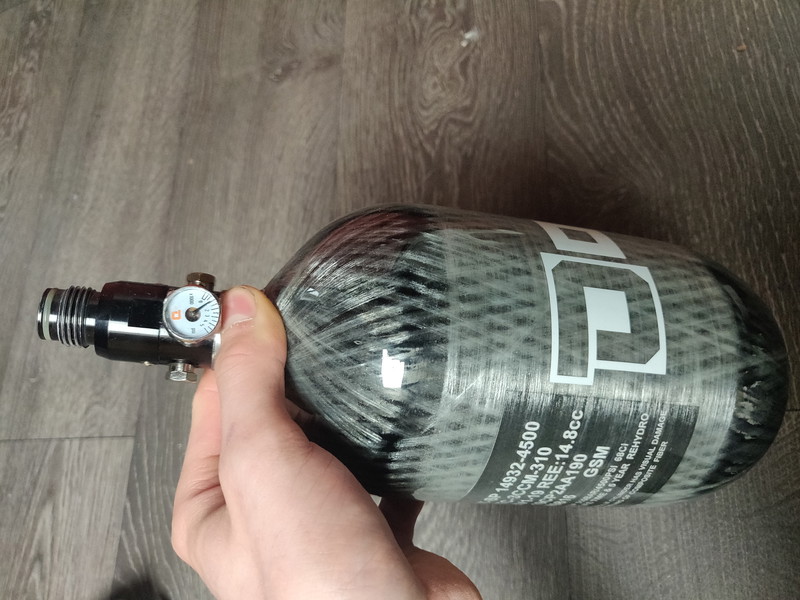 Imagen 1 de M4 op gas gebuild met carbonnen gas fles en adapter