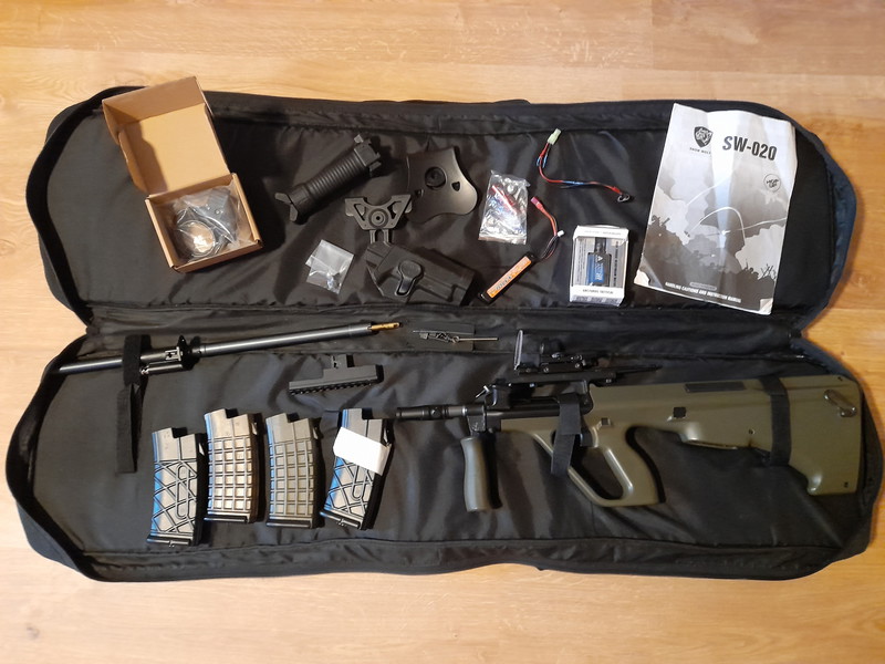 Afbeelding 1 van Lot met Snow Wolf Aug en accessoires