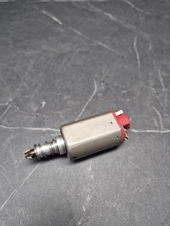 Image 2 for Surplus VFC Neodymium Motor 22TPA Long Type