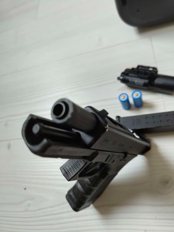 Bild 4 für UMAREX/VFC Glock 18C + X300U + 1x extra mag + case
