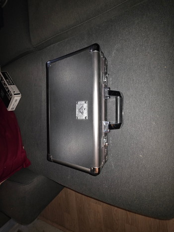 Bild 4 für Collectie airsoft: AEG R15, GBB AW VX9100 / G19, GBB KP 09 / CZ75, GBB Umarex G17 (defect)