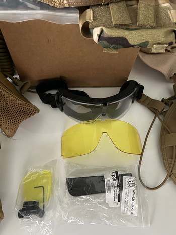 Afbeelding 4 van Hele hoop airsoft gear te koop plate carrier battle belt helm tas bril