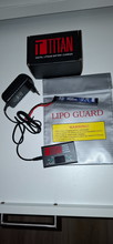 Bild für Titan lithium battery charger + battery & lipo guard