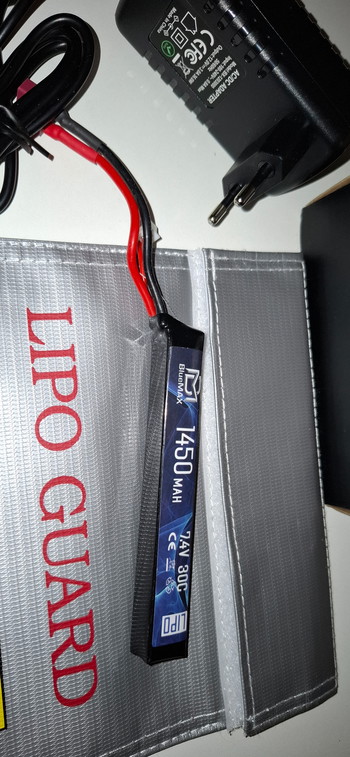 Image 2 for Titan lithium battery charger + battery & lipo guard