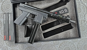 Image 2 for Red Wolf Airsoft KG-9 AEG