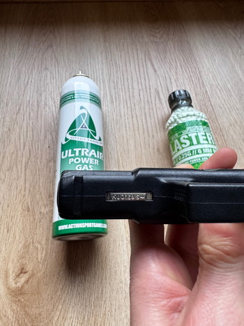 Afbeelding 2 van Réplique pistolet airsoft GBB KJW KJ0289 + billes + gaz