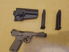 Afbeelding van TE KOOP: Action Army AAP 01 pistool met kydex holster en 2 magazijnen