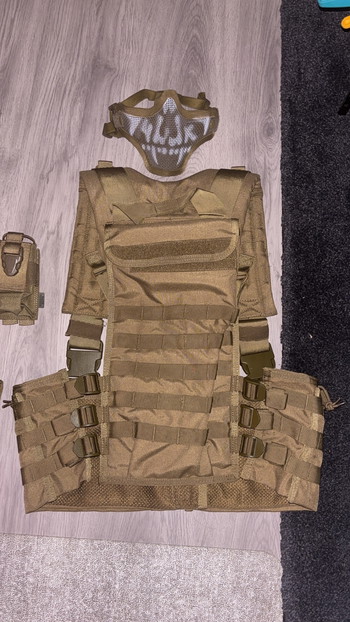 Imagen 2 de Condor chest rig + pouches en facemask nieuw