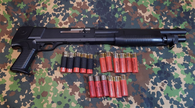 Afbeelding 1 van Cyma cm361m spring shotgun met 17 shells en shell houder