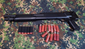Afbeelding 2 van Cyma cm361m spring shotgun met 17 shells en shell houder