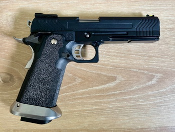 Image 2 for AW CUSTOM HX1102 HI-CAPA 5.1  (2 magazijnen)