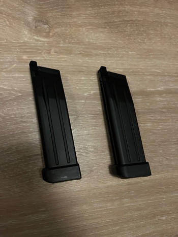 Afbeelding 4 van AW CUSTOM HX1102 HI-CAPA 5.1  (2 magazijnen)